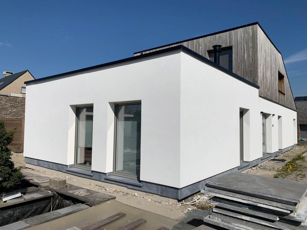 Moderne gevel met esolatie-isolatie voor betere thermische prestaties en duurzaamheid