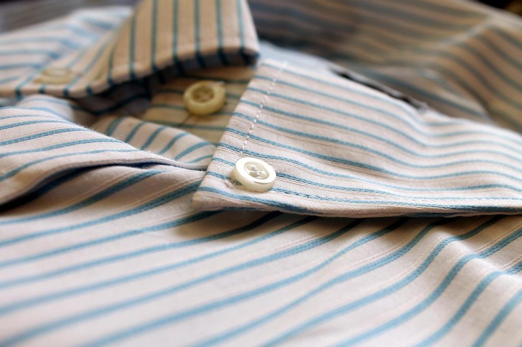 Poloshirts in verschillende stijlen en kleuren die de perfecte mix van casual en chic uitstraling bieden